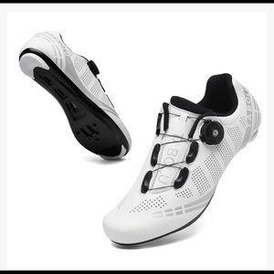 Cycling shoes, unisex NEW Size 9